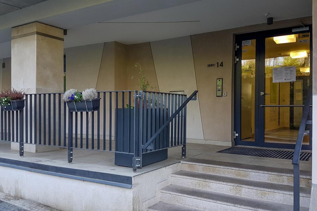 Onsite Free Garage Parking, 10Min Centre By Bus Apartment Prague Luaran gambar