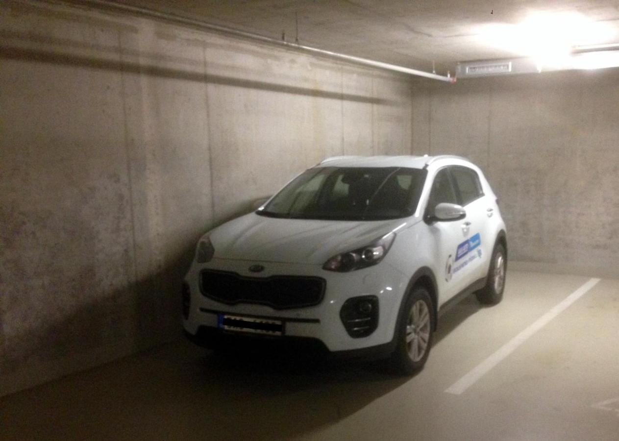 Onsite Free Garage Parking, 10Min Centre By Bus Apartment Prague Luaran gambar